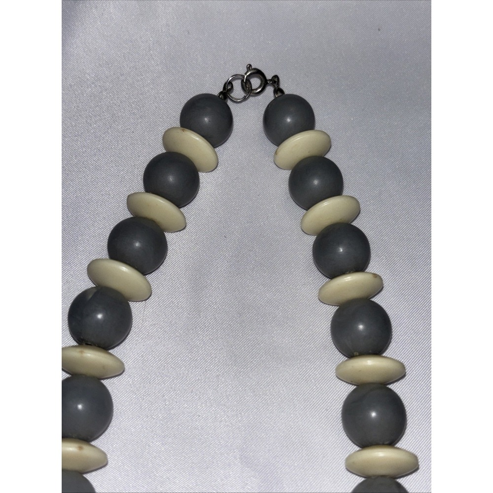 Necklace - Picture 4 of 16